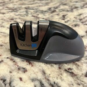 Kitchen knife sharpener
